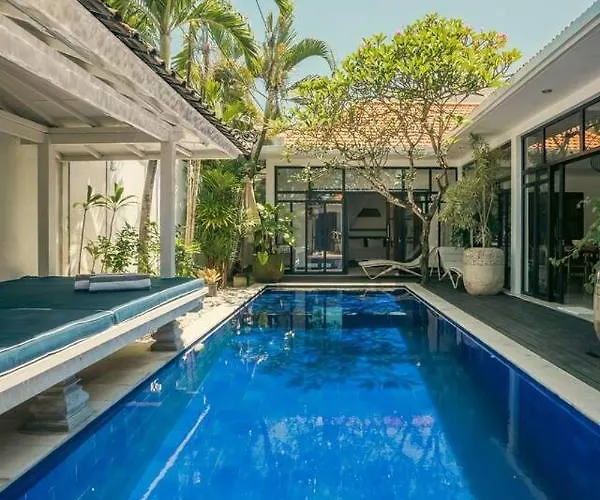 Classic Elegance 3br Private Canggu
