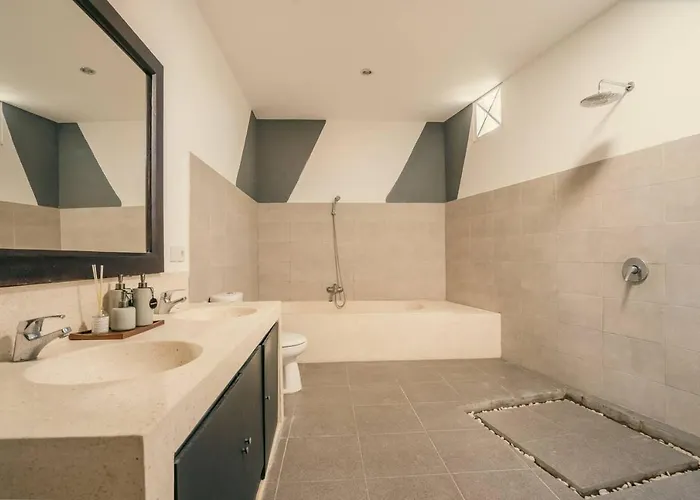 Classic Elegance 3br Private Canggu