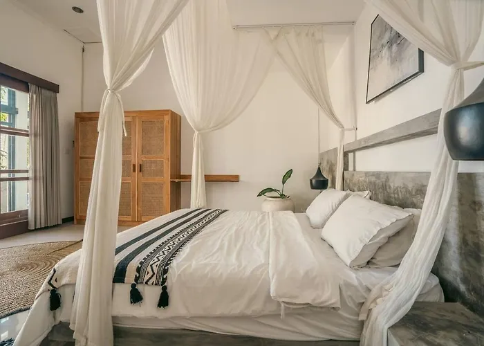 Classic Elegance 3br Private Canggu