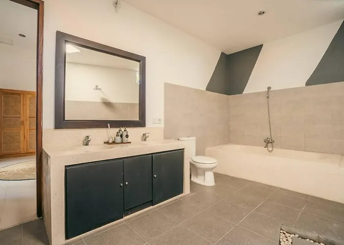 Villa Classic Elegance 3br Private Canggu