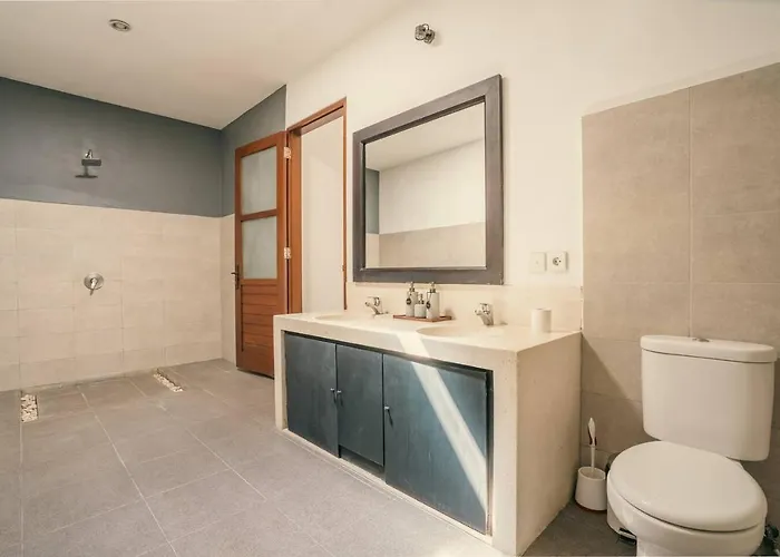 Classic Elegance 3br Private Villa Canggu