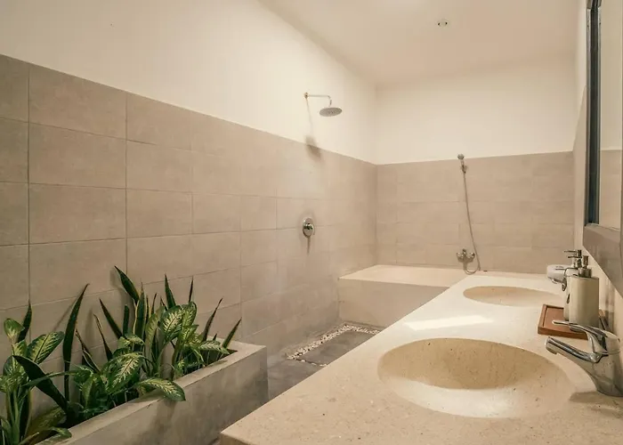 Classic Elegance 3br Private Villa