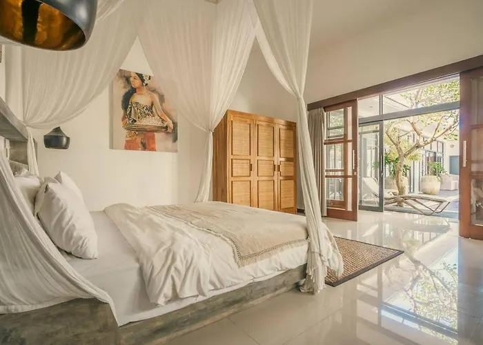 Classic Elegance 3br Private