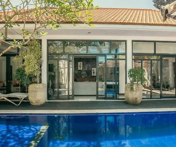 Classic Elegance 3br Private